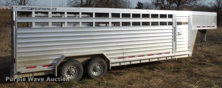 image for item DA5819 2014 Featherlite livestock trailer