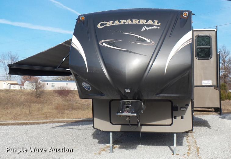 image for item DA5820 2013 Chaparral Signature camper
