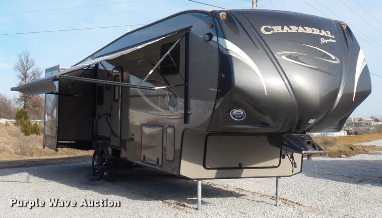 image for item DA5820 2013 Chaparral Signature camper