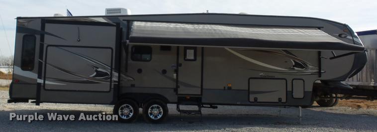 image for item DA5820 2013 Chaparral Signature camper