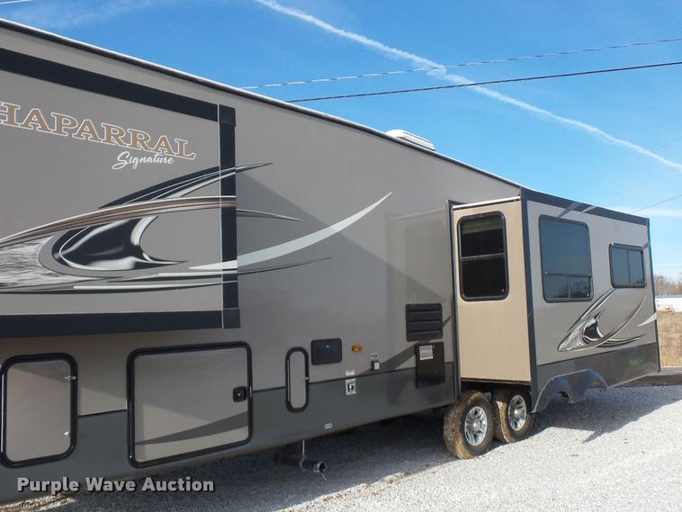 image for item DA5820 2013 Chaparral Signature camper