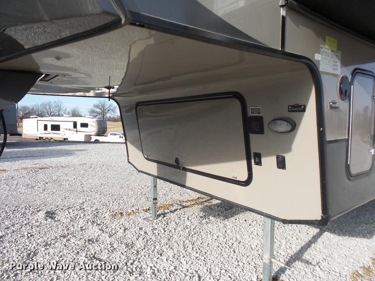 image for item DA5820 2013 Chaparral Signature camper