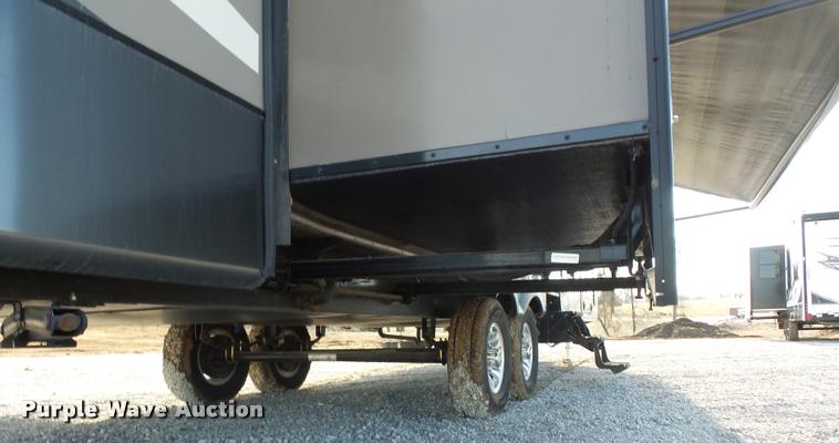 image for item DA5820 2013 Chaparral Signature camper