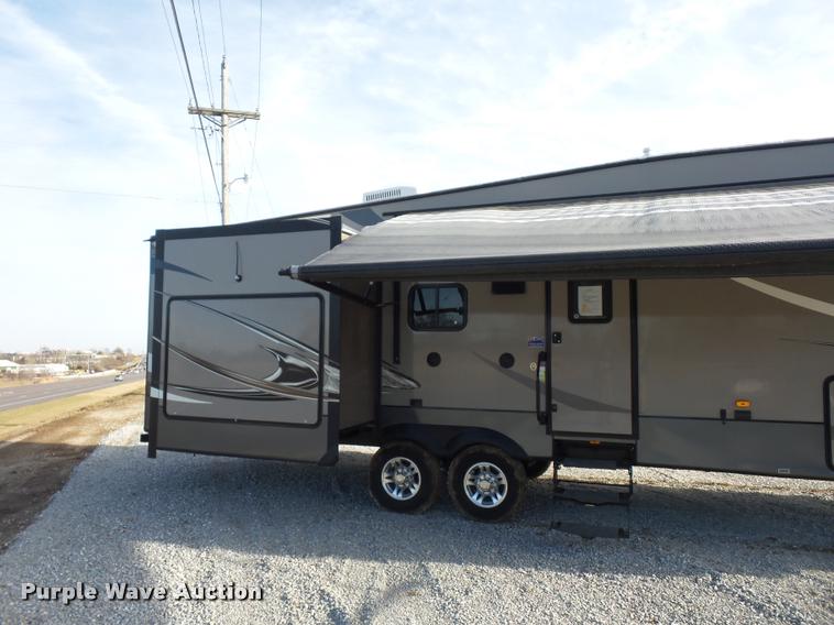 image for item DA5820 2013 Chaparral Signature camper
