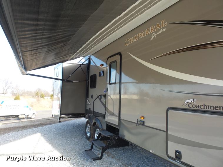 image for item DA5820 2013 Chaparral Signature camper
