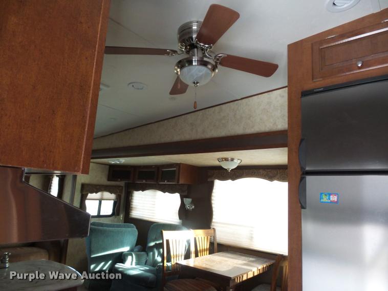 image for item DA5820 2013 Chaparral Signature camper