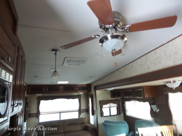 image for item DA5820 2013 Chaparral Signature camper