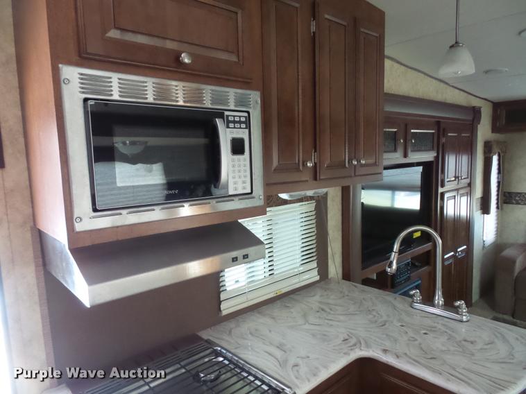 image for item DA5820 2013 Chaparral Signature camper