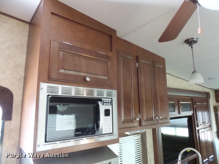 image for item DA5820 2013 Chaparral Signature camper