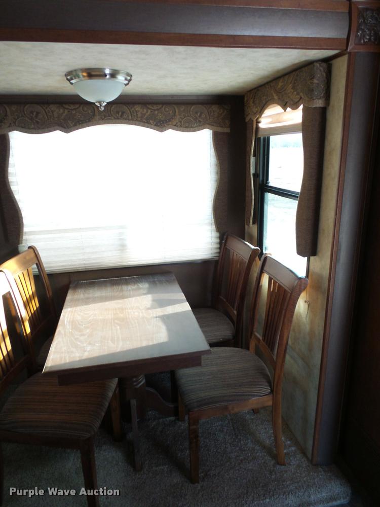 image for item DA5820 2013 Chaparral Signature camper