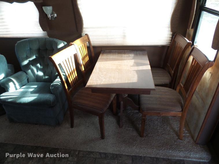 image for item DA5820 2013 Chaparral Signature camper