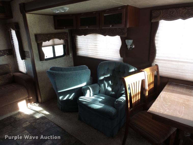 image for item DA5820 2013 Chaparral Signature camper