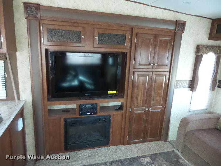 image for item DA5820 2013 Chaparral Signature camper