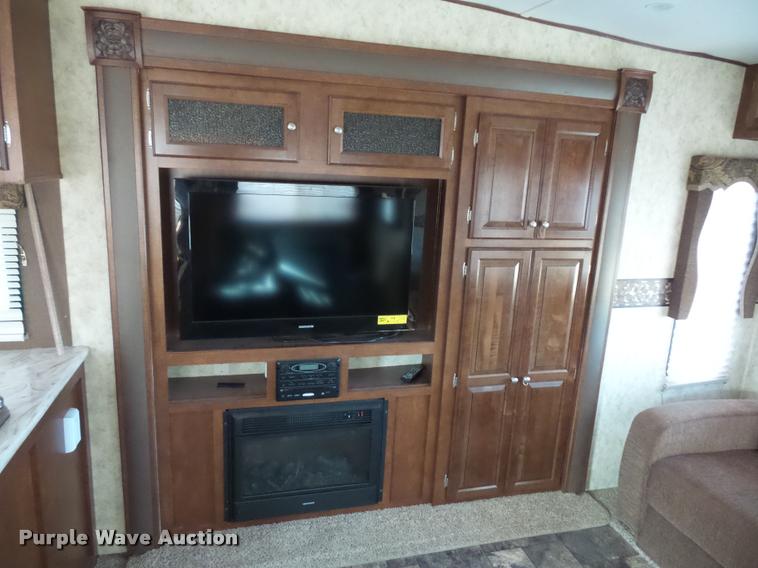 image for item DA5820 2013 Chaparral Signature camper