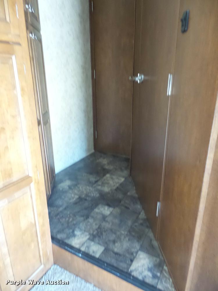 image for item DA5820 2013 Chaparral Signature camper