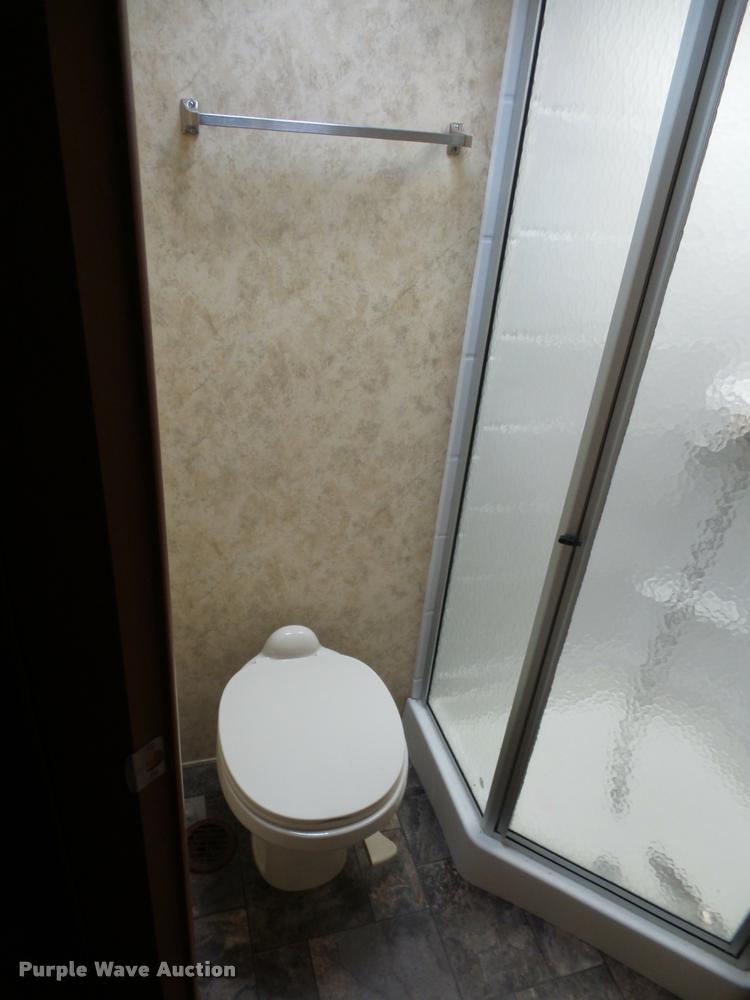 image for item DA5820 2013 Chaparral Signature camper