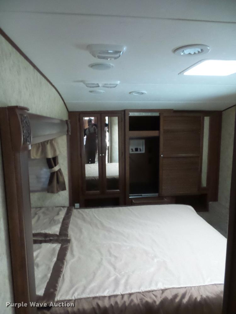 image for item DA5820 2013 Chaparral Signature camper