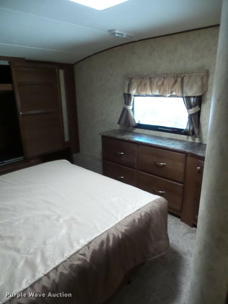 image for item DA5820 2013 Chaparral Signature camper