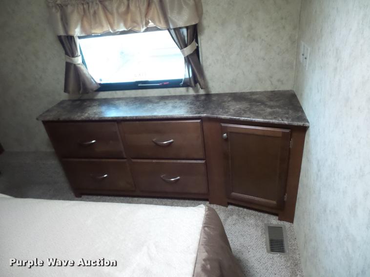 image for item DA5820 2013 Chaparral Signature camper