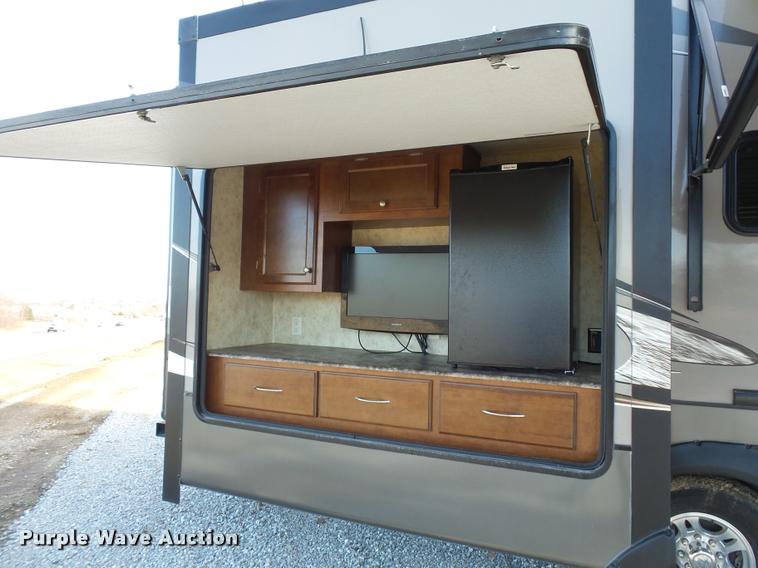 image for item DA5820 2013 Chaparral Signature camper