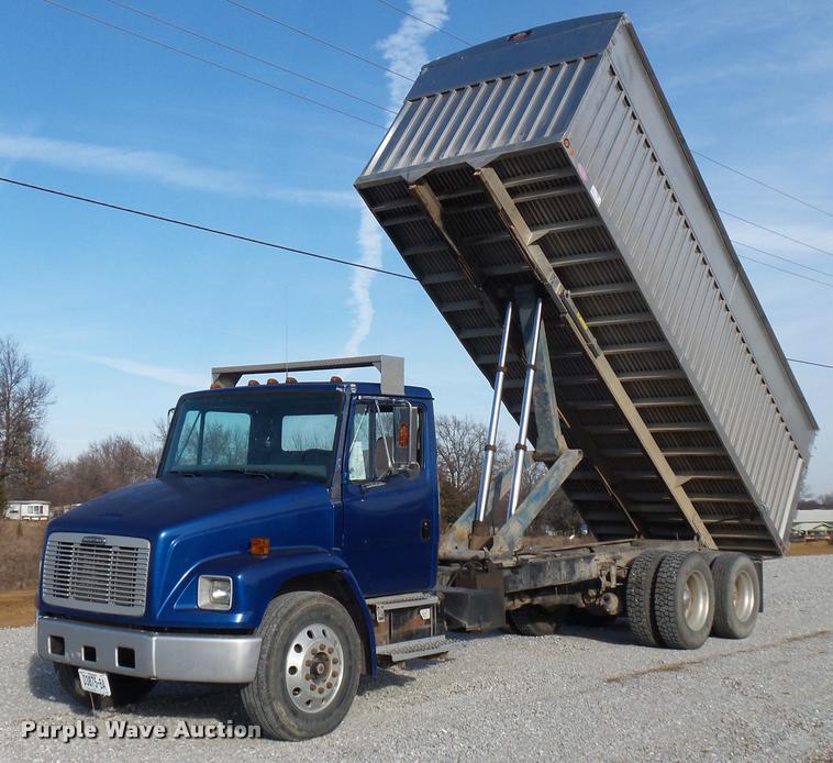 image for item DA5821 2004 Freightliner FL70 grain truck