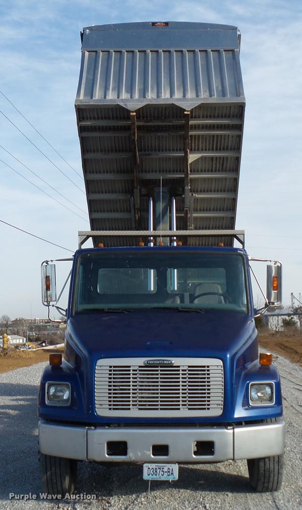 image for item DA5821 2004 Freightliner FL70 grain truck