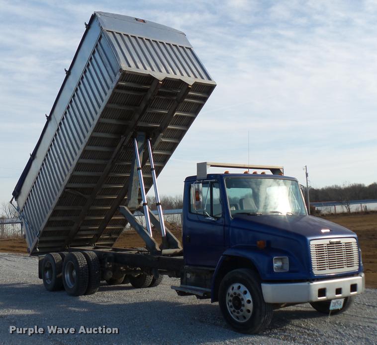 image for item DA5821 2004 Freightliner FL70 grain truck