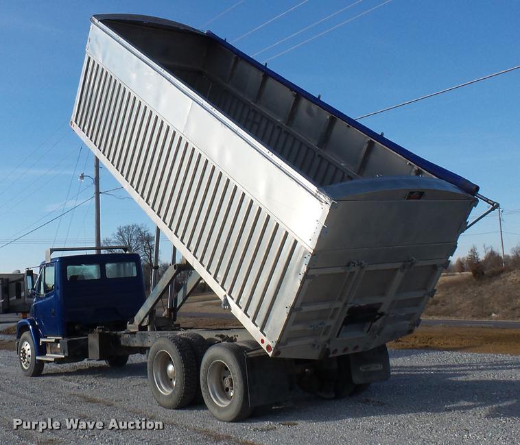 image for item DA5821 2004 Freightliner FL70 grain truck