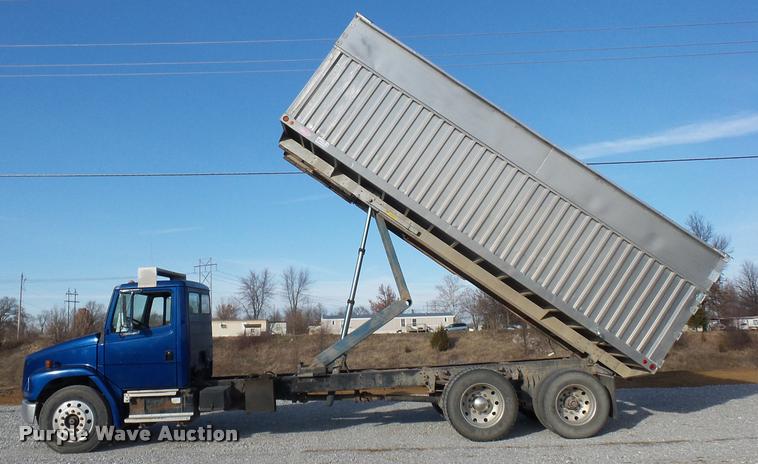 image for item DA5821 2004 Freightliner FL70 grain truck