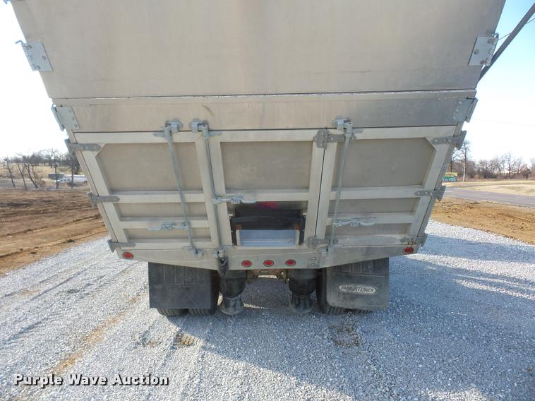 image for item DA5821 2004 Freightliner FL70 grain truck