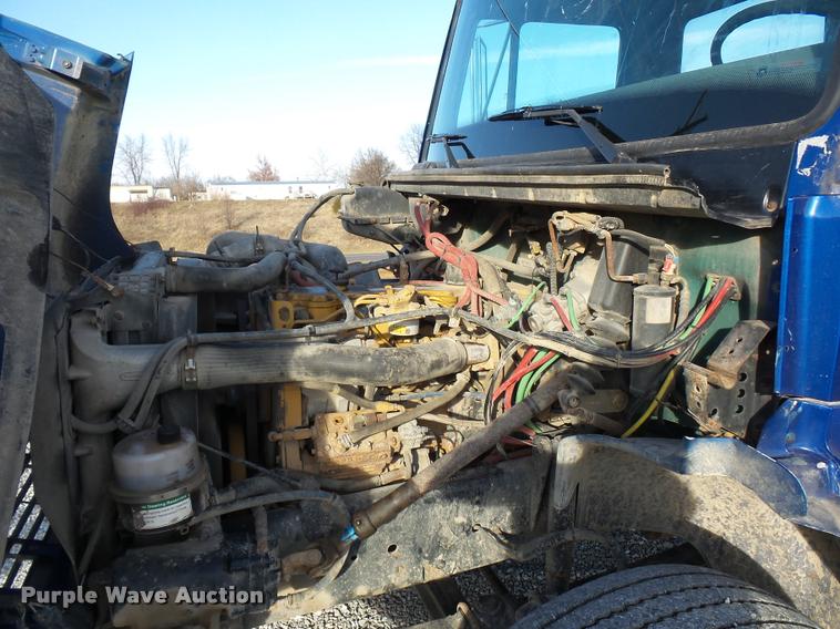 image for item DA5821 2004 Freightliner FL70 grain truck