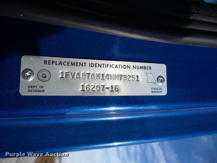 image for item DA5821 2004 Freightliner FL70 grain truck