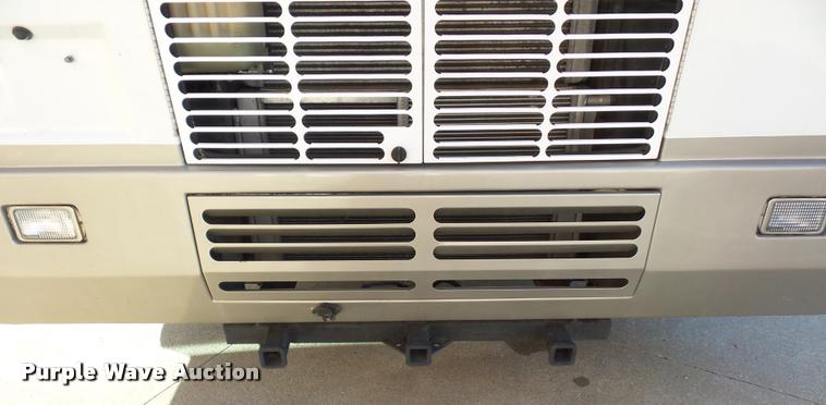 image for item DA5823 2003 Safari Cheetah RV