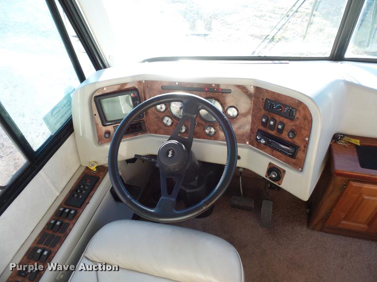 image for item DA5823 2003 Safari Cheetah RV