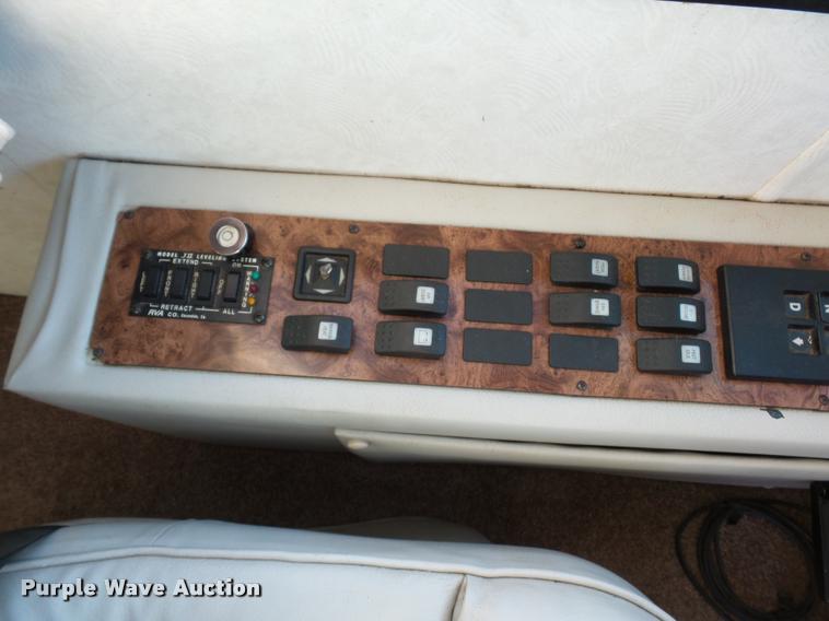 image for item DA5823 2003 Safari Cheetah RV