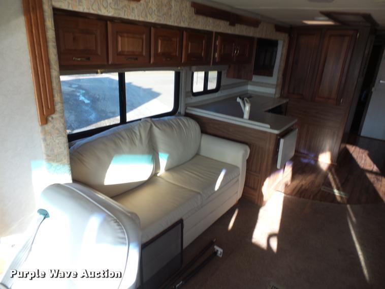 image for item DA5823 2003 Safari Cheetah RV