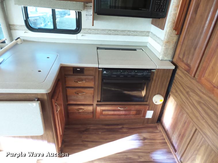 image for item DA5823 2003 Safari Cheetah RV