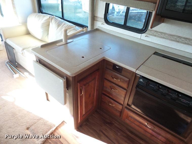 image for item DA5823 2003 Safari Cheetah RV