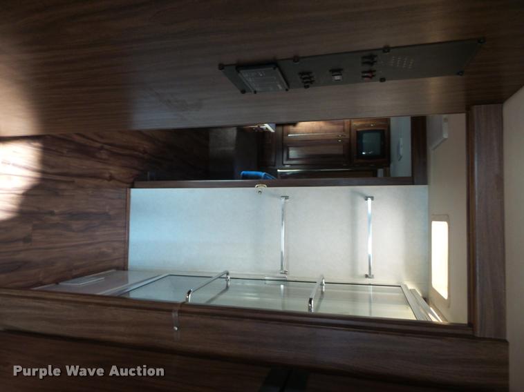 image for item DA5823 2003 Safari Cheetah RV