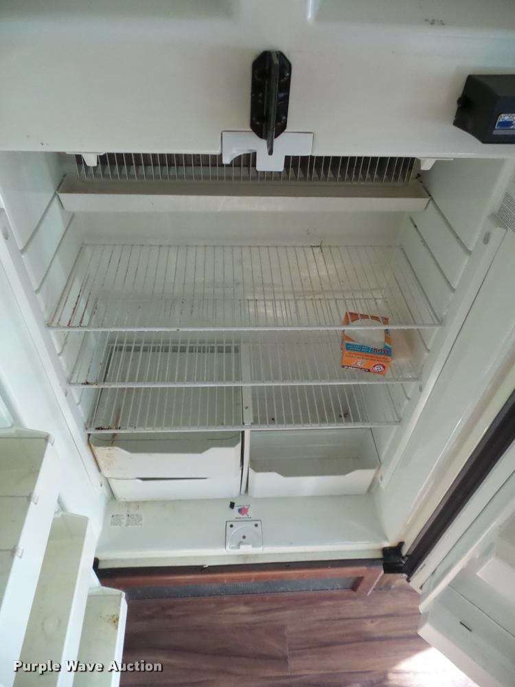 image for item DA5823 2003 Safari Cheetah RV