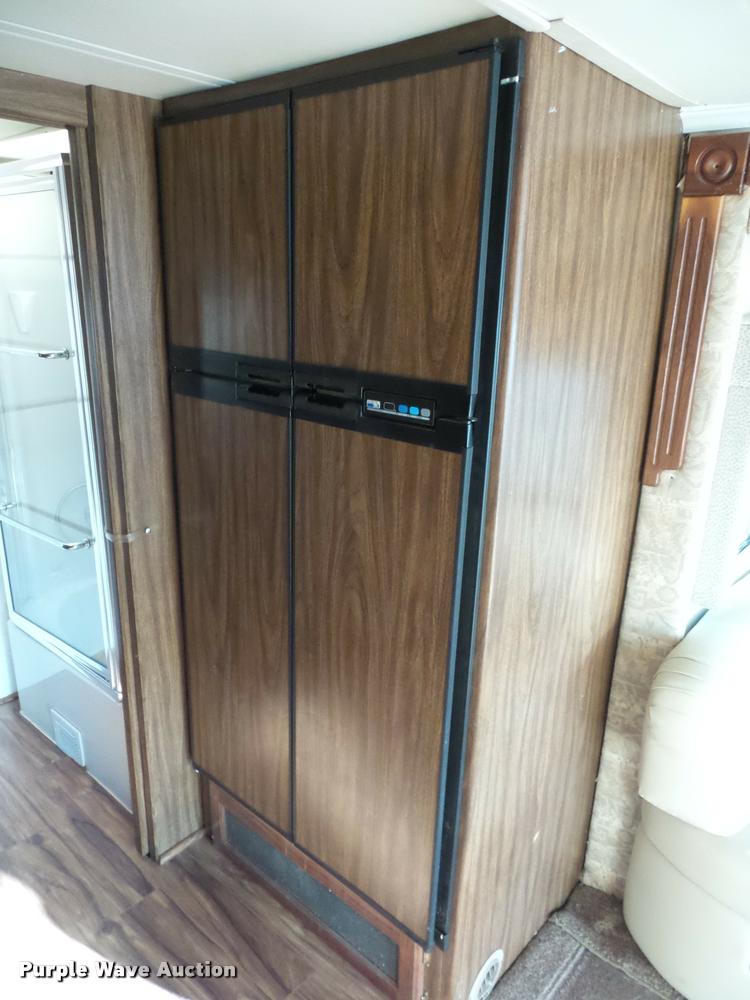 image for item DA5823 2003 Safari Cheetah RV