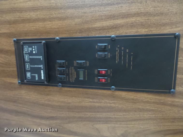 image for item DA5823 2003 Safari Cheetah RV