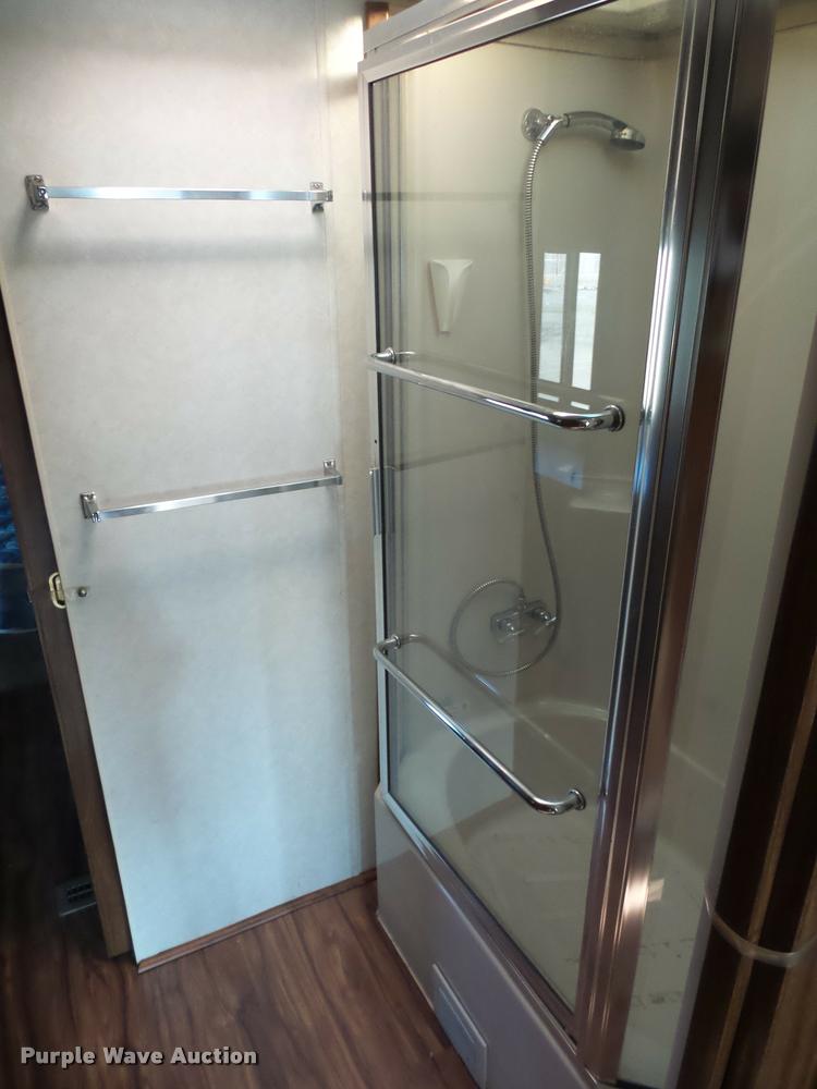 image for item DA5823 2003 Safari Cheetah RV