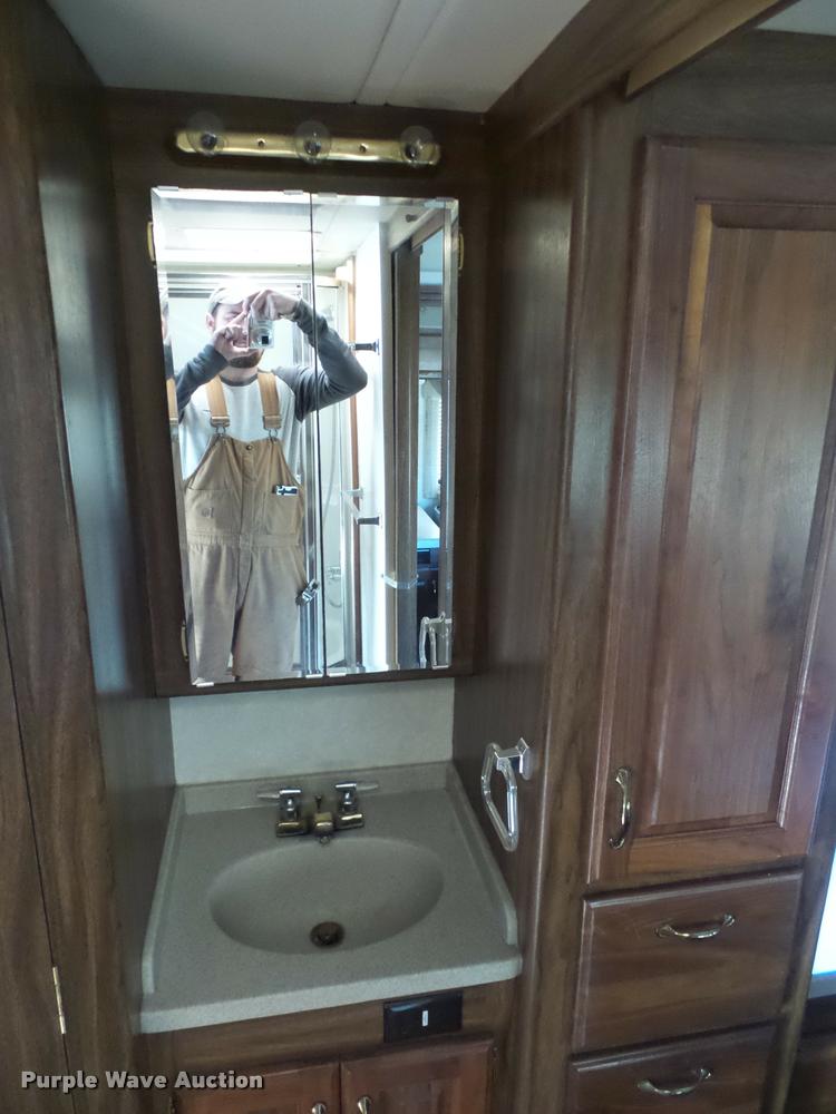 image for item DA5823 2003 Safari Cheetah RV