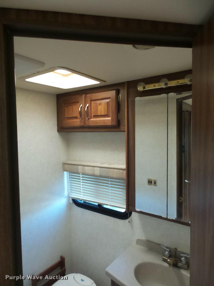 image for item DA5823 2003 Safari Cheetah RV