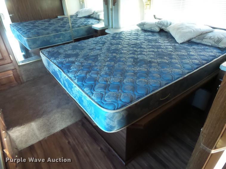 image for item DA5823 2003 Safari Cheetah RV