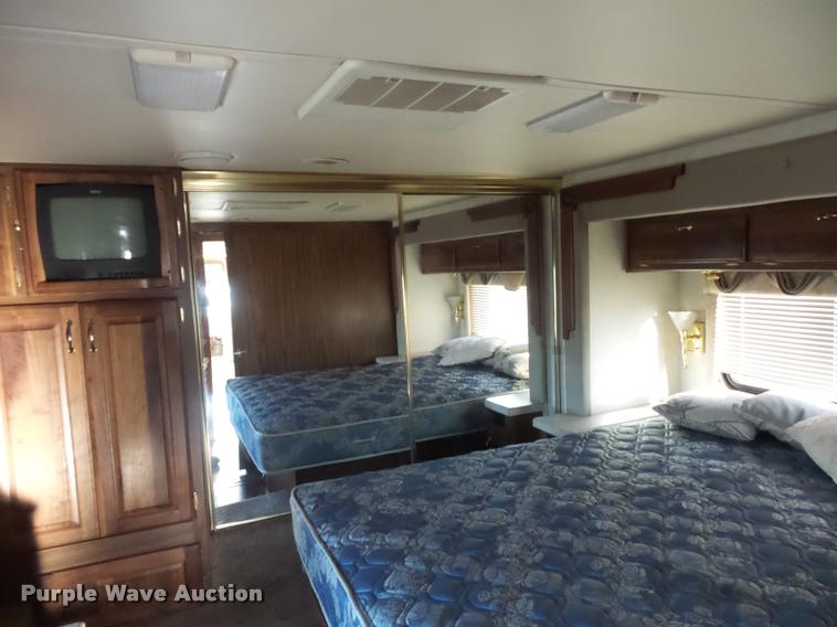 image for item DA5823 2003 Safari Cheetah RV