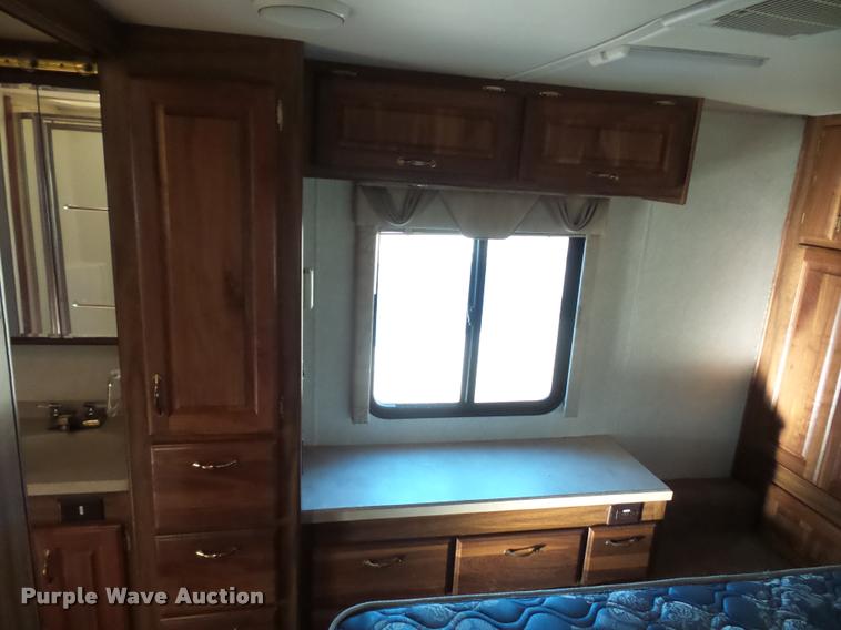 image for item DA5823 2003 Safari Cheetah RV