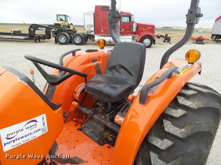 image for item DB1781 2007 Kubota L4400 tractor