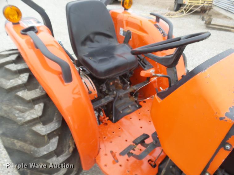 image for item DB1781 2007 Kubota L4400 tractor